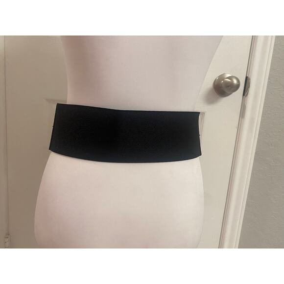 Wide Snakeskin Print Belt Round  Gray-metal Buckle Elastic Back Size XS/S - Picture 3 of 6